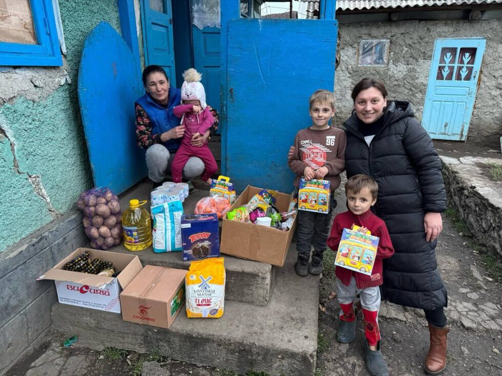 63.Fam.Curosu_C4M-Ambassador_Maria.Reznic_C4M-Delegate.Igor.Reznic_Alexandru.cel.Bun.Soroca_Pic